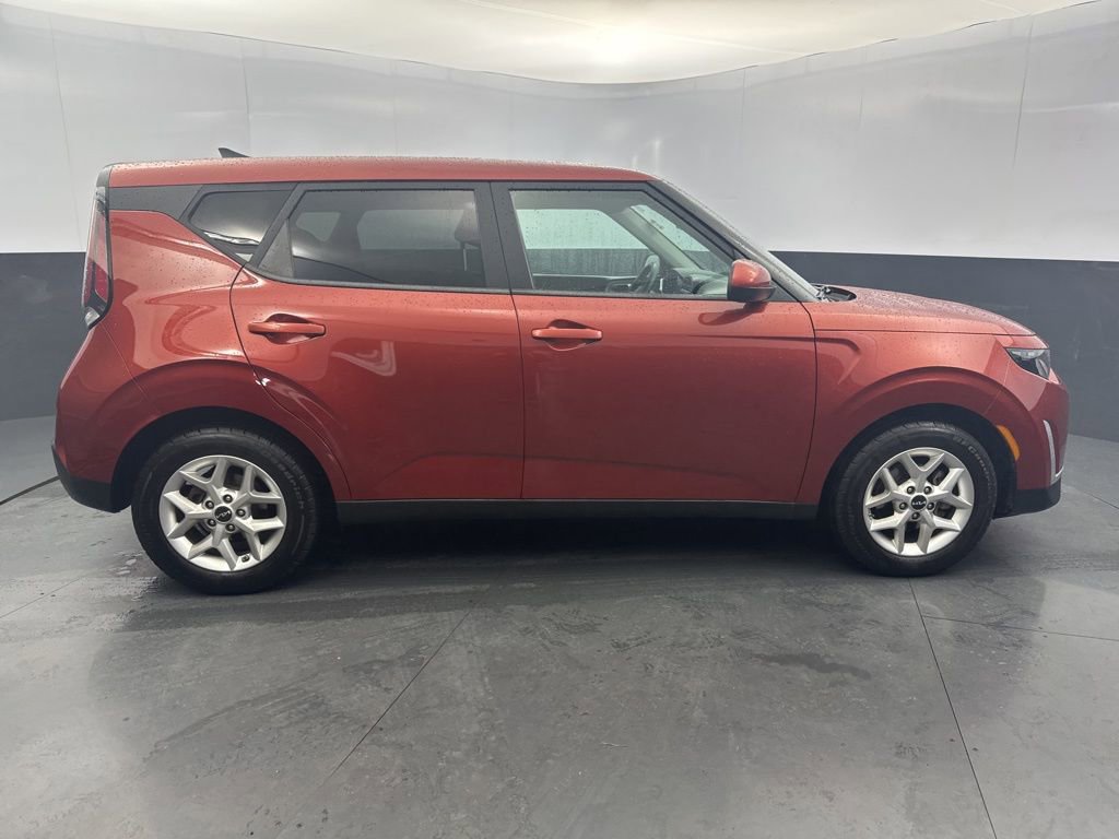 Used 2023 Kia Soul LX w/ LX Technology Package FWD image 6