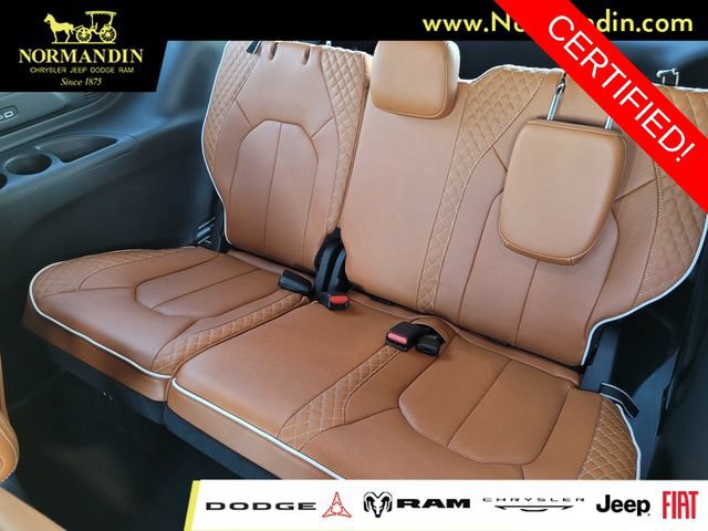 Certified 2024 Chrysler Pacifica Pinnacle FWD image 18