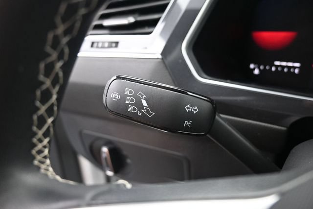 Used 2023 Volkswagen Tiguan SE R-Line AWD/4WD image 22