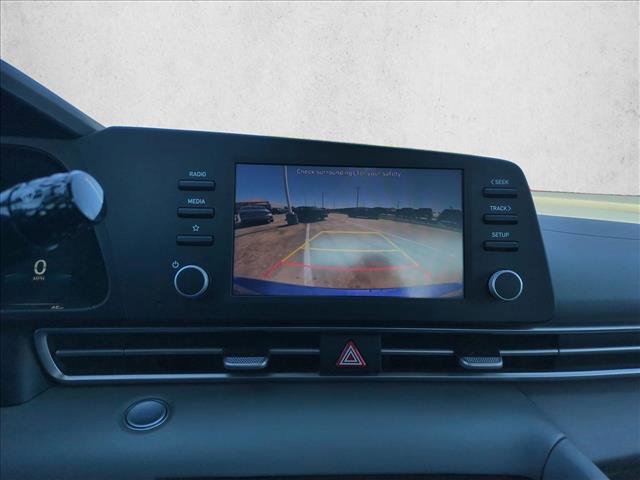 Used 2023 Hyundai Elantra SEL image 12