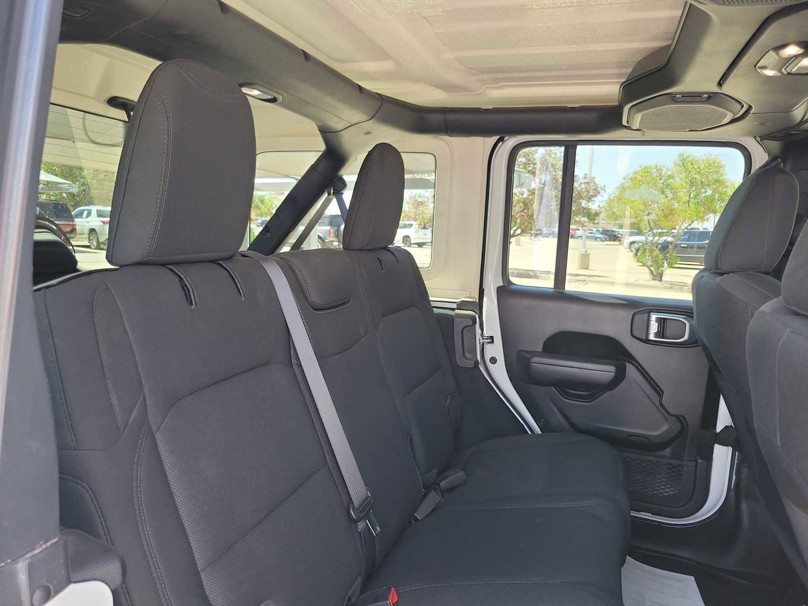 Used 2022 Jeep Wrangler Unlimited Sport AWD/4WD image 17