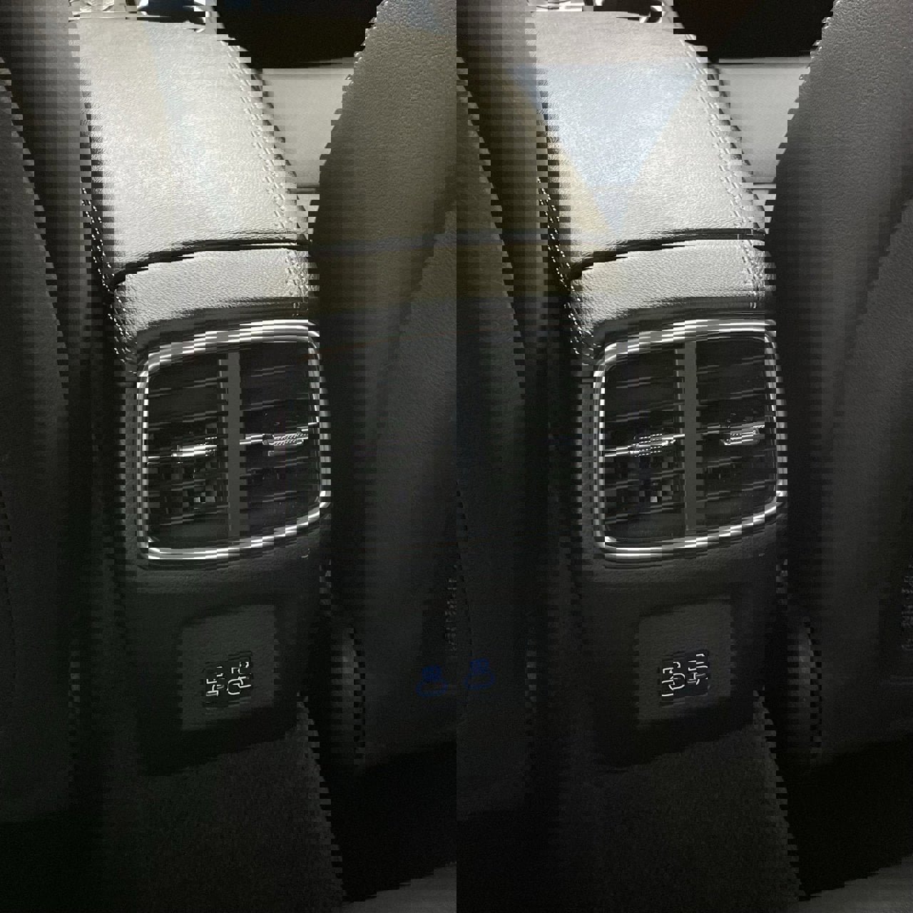 Used 2025 Genesis G70 2.5T image 24