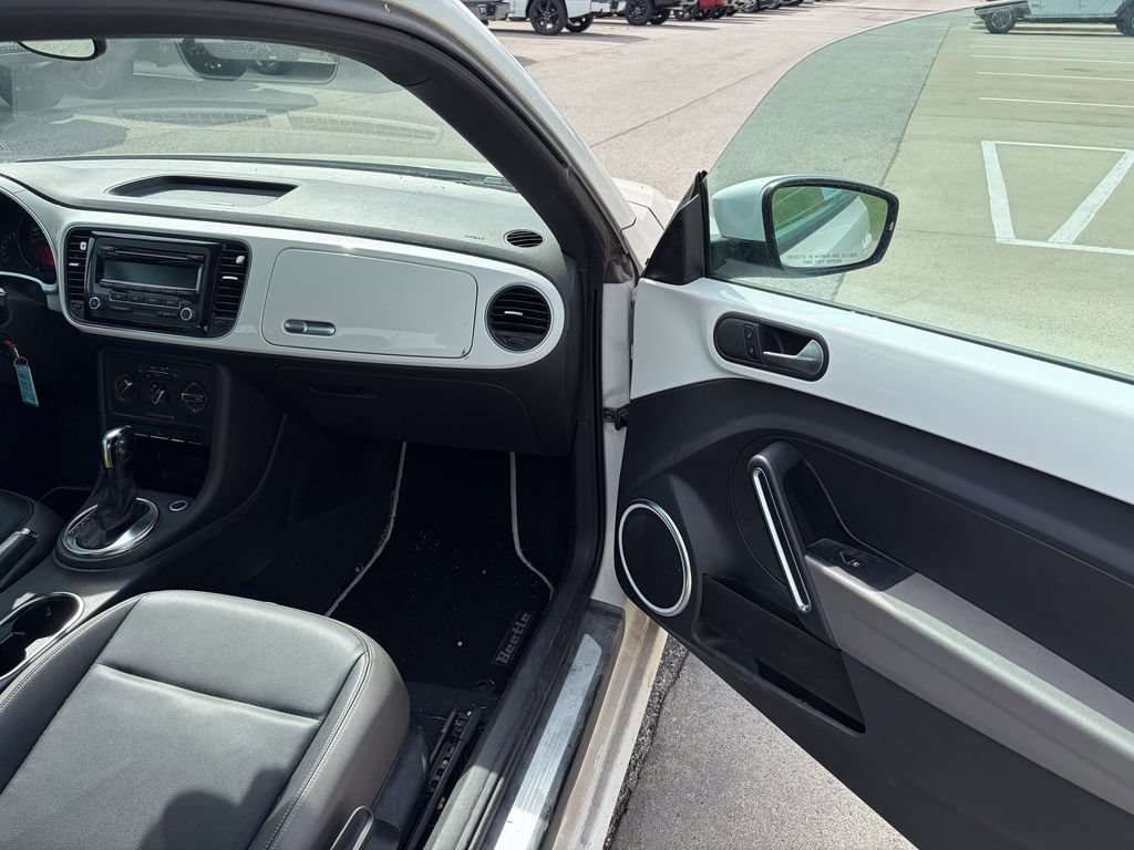 Used 2012 Volkswagen Beetle 2.5 FWD image 14