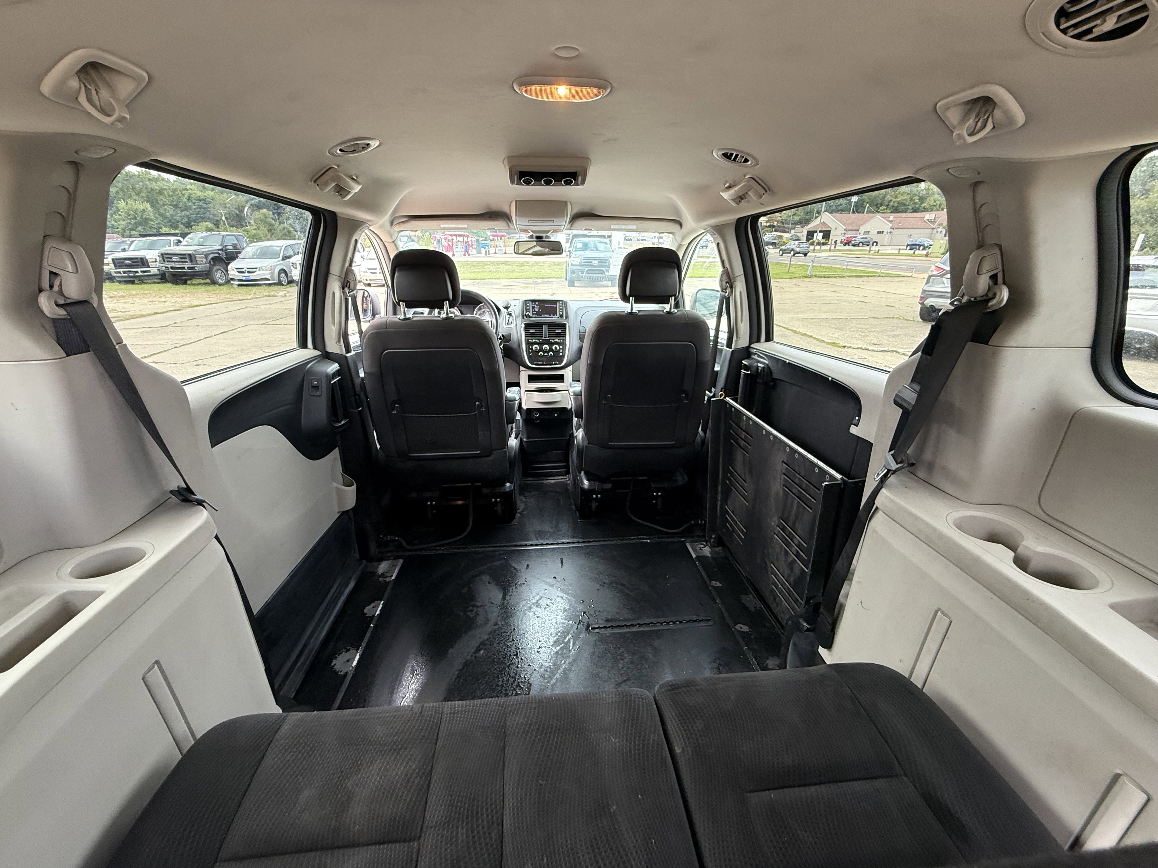 Used 2019 Dodge Grand Caravan SE image 34