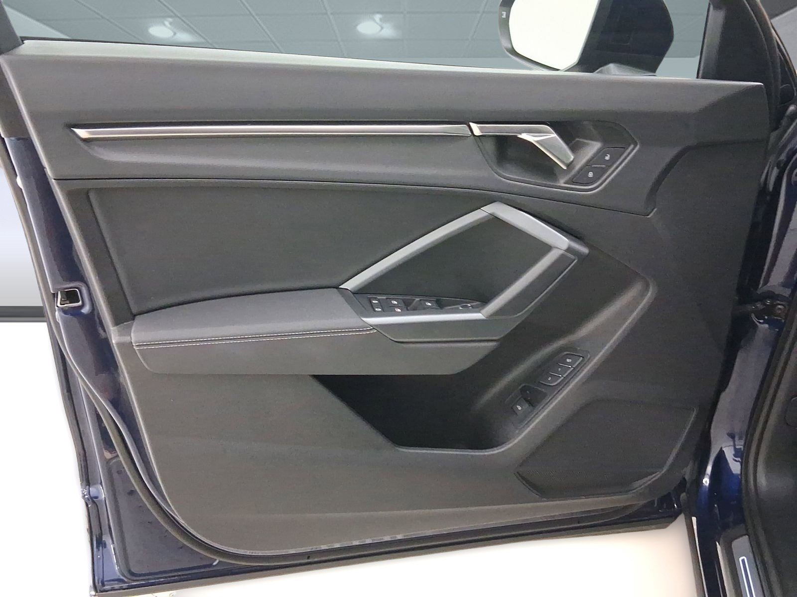 Certified 2025 Audi Q3 2.0T Premium w/ Convenience Package image 21