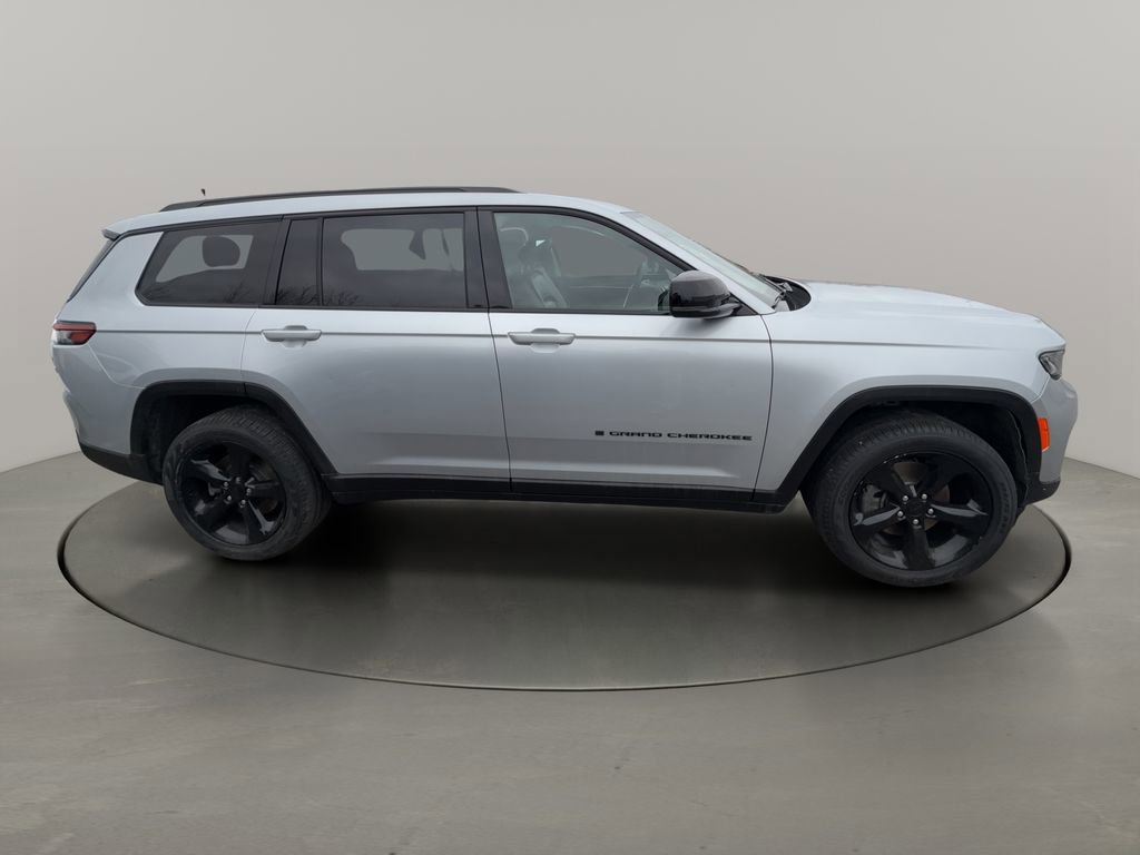 Used 2023 Jeep Grand Cherokee L Limited w/ Black Appearance Package image 5