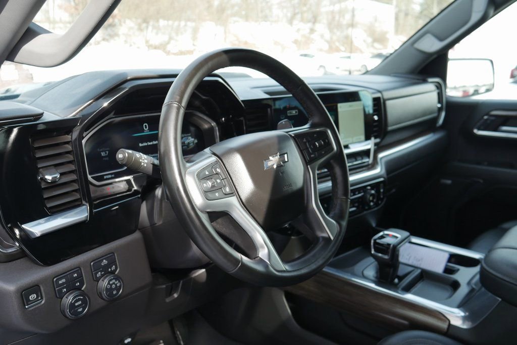 Used 2024 Chevrolet Silverado 1500 LT Trail Boss image 10