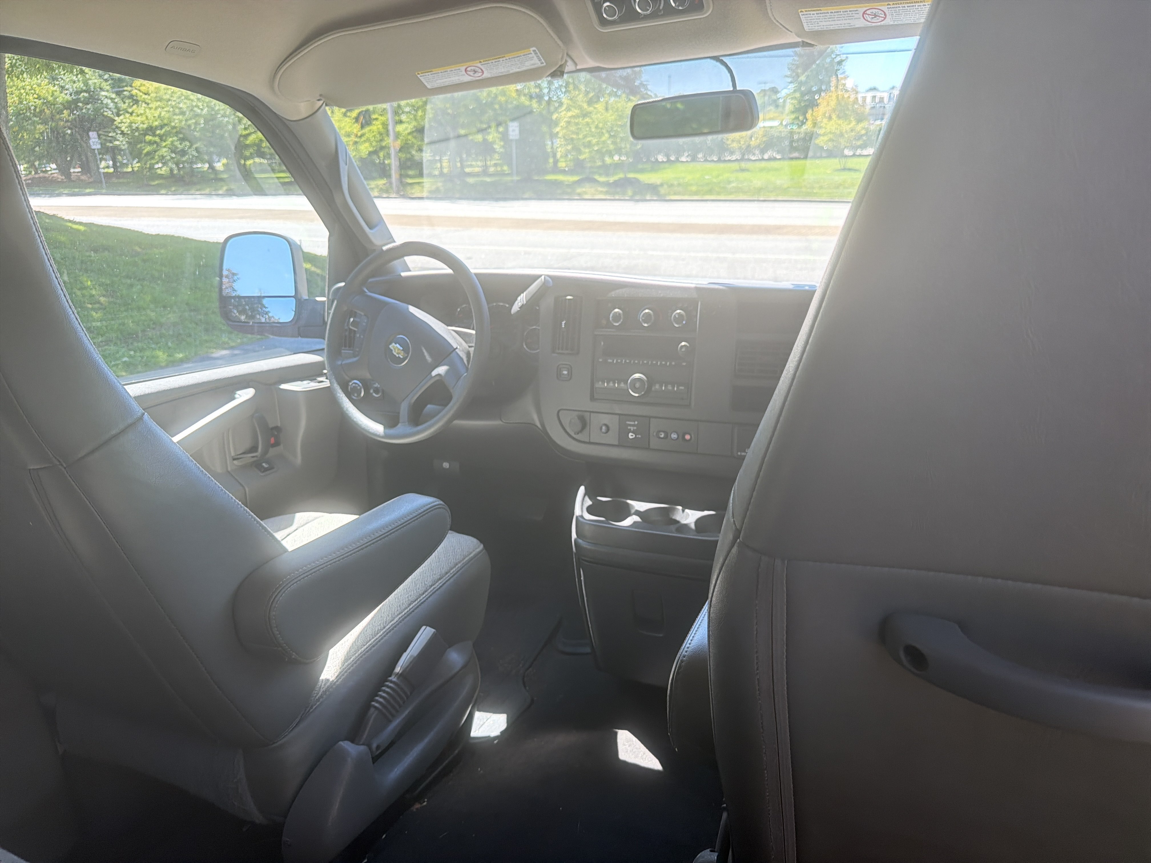 Used 2022 Chevrolet Express 3500 LS RWD image 10
