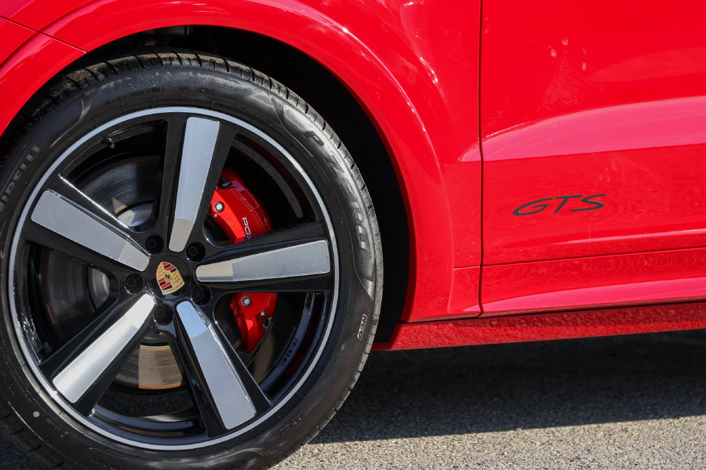 New 2026 Porsche Cayenne GTS AWD/4WD image 15