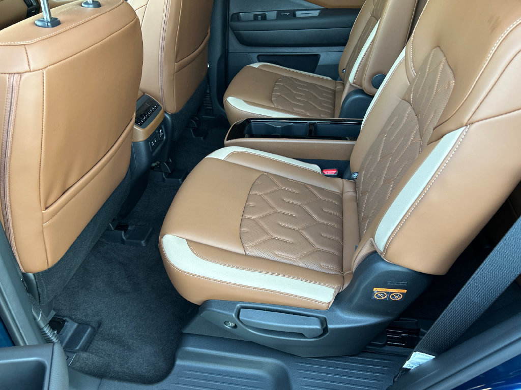 Used 2026 Nissan Pathfinder Platinum AWD/4WD image 26