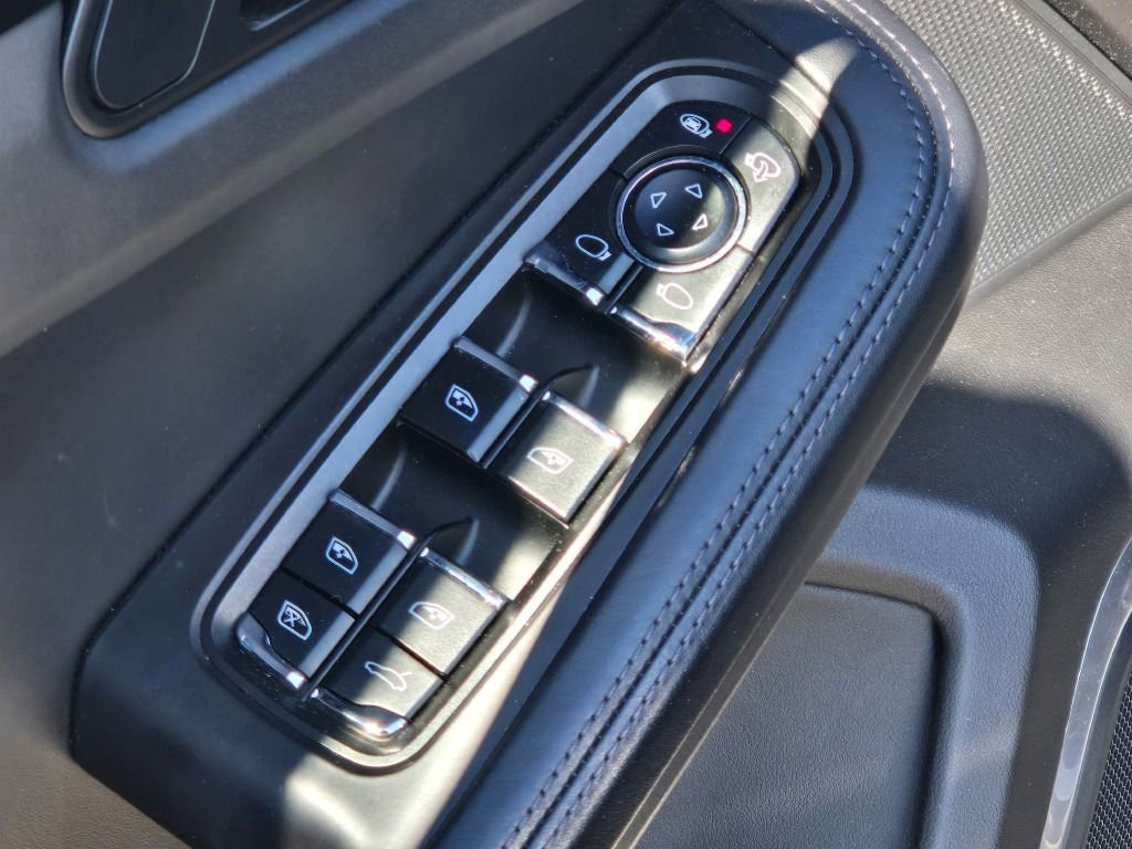 Used 2017 Porsche Macan Turbo image 18