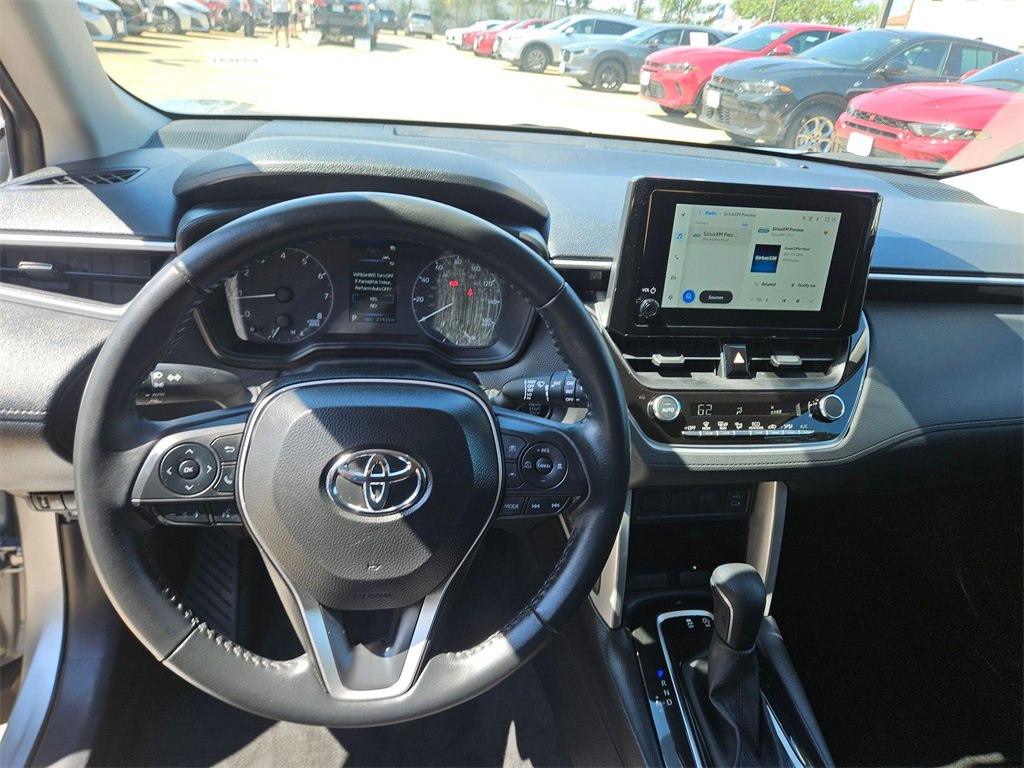 Used 2025 Toyota Corolla Cross LE image 16