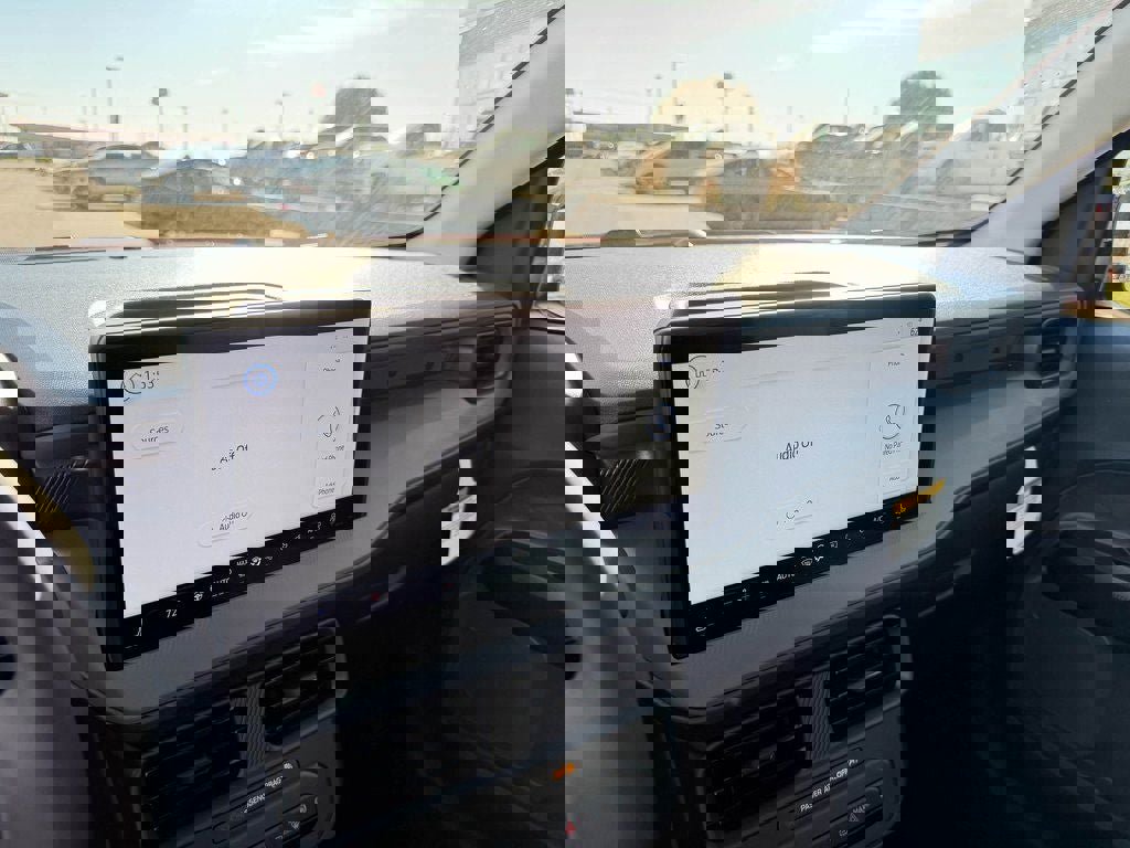 New 2025 Ford Maverick XLT w/ XLT Luxury Package image 19