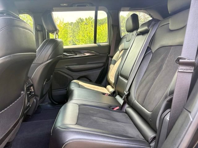 Used 2023 Jeep Grand Cherokee Altitude RWD image 27