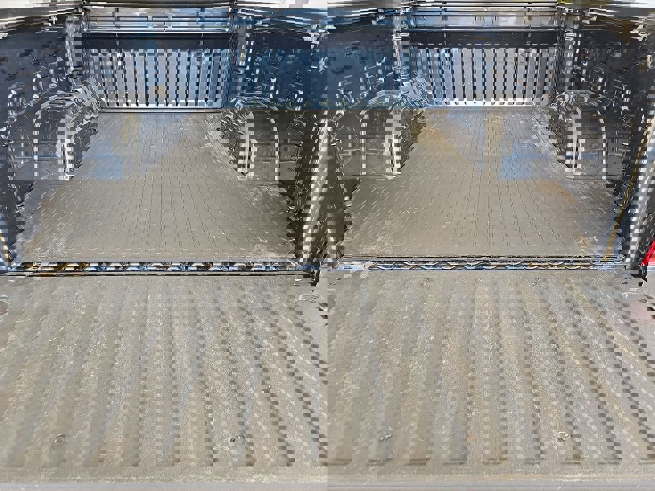 Used 2022 Chevrolet Silverado 1500 Custom w/ Safety Confidence Package AWD/4WD image 15