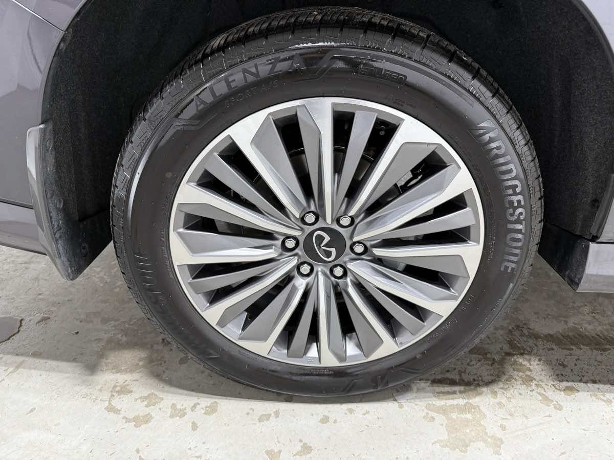 Used 2025 INFINITI QX80 Luxe AWD/4WD image 7
