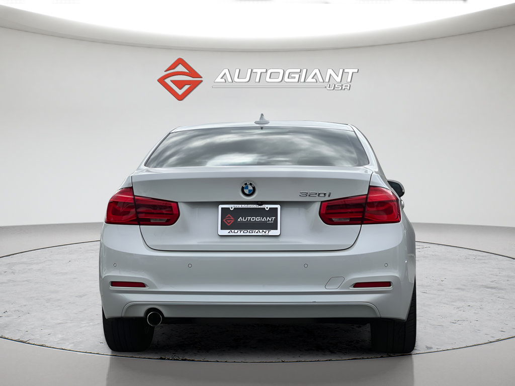 Used 2018 BMW 320i Sedan RWD image 6