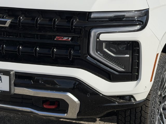 New 2026 Chevrolet Suburban Z71 w/ Comfort Package AWD/4WD image 8
