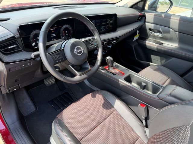 Used 2025 Nissan Kicks SR image 11