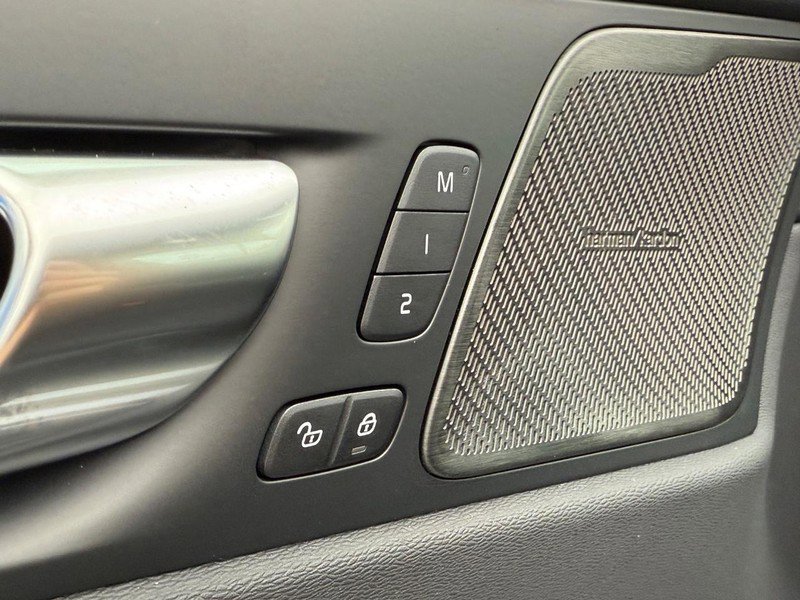 New 2026 Volvo XC60 T8 Plus w/ Climate Package image 10