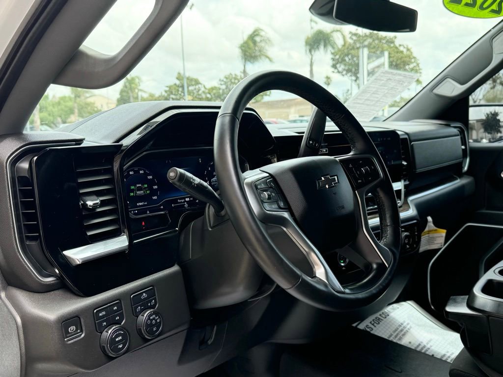Used 2022 Chevrolet Silverado 1500 RST w/ Z71 Off-Road Package AWD/4WD image 9