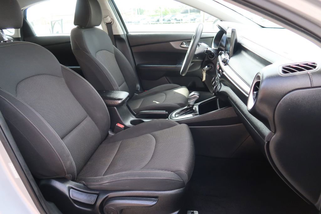 Used 2020 Kia Forte LXS image 9