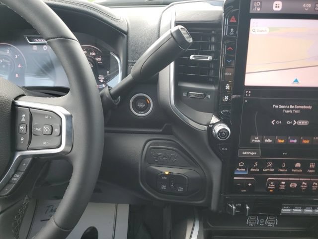 Used 2025 RAM 2500 Laramie AWD/4WD image 20