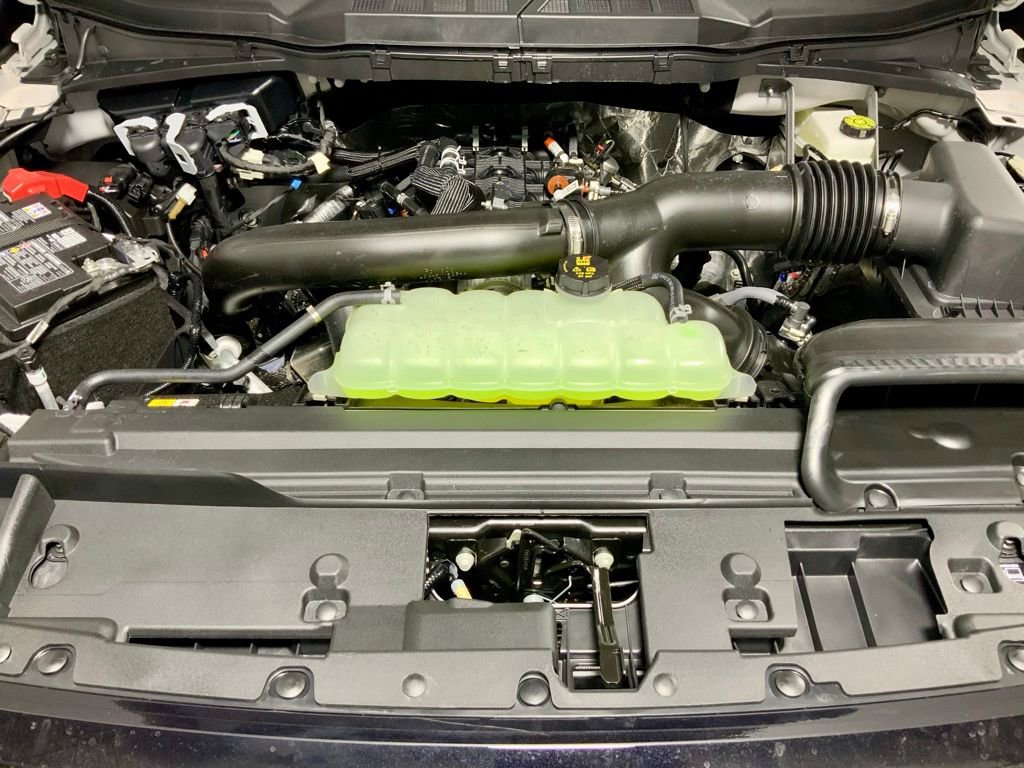 New 2026 Ford F150 Lariat w/ Equipment Group 502A High image 8