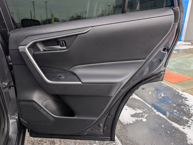 Used 2022 Toyota RAV4 XLE w/ Convenience Package image 18