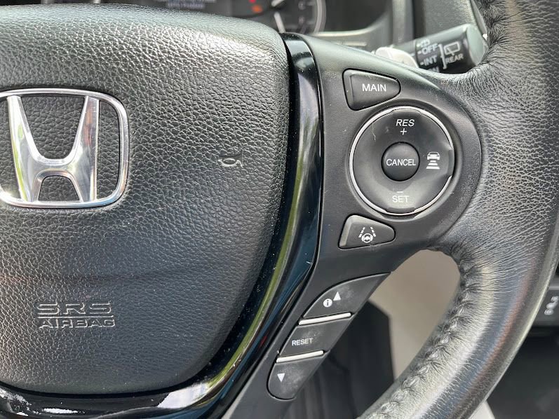 Used 2017 Honda Pilot Touring image 16