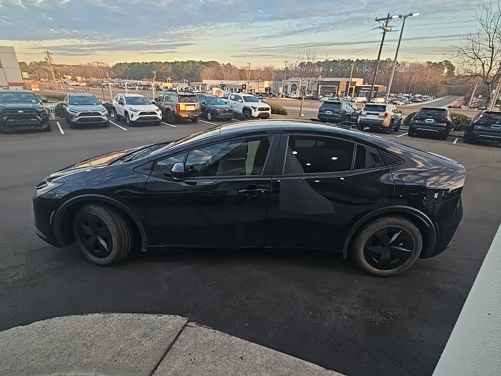 Used 2023 Toyota Prius LE image 9