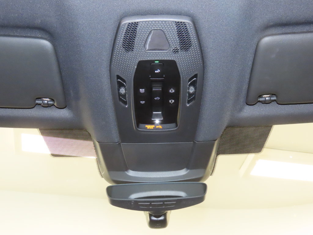 Certified 2024 Porsche Macan 4 Electric AWD/4WD image 33