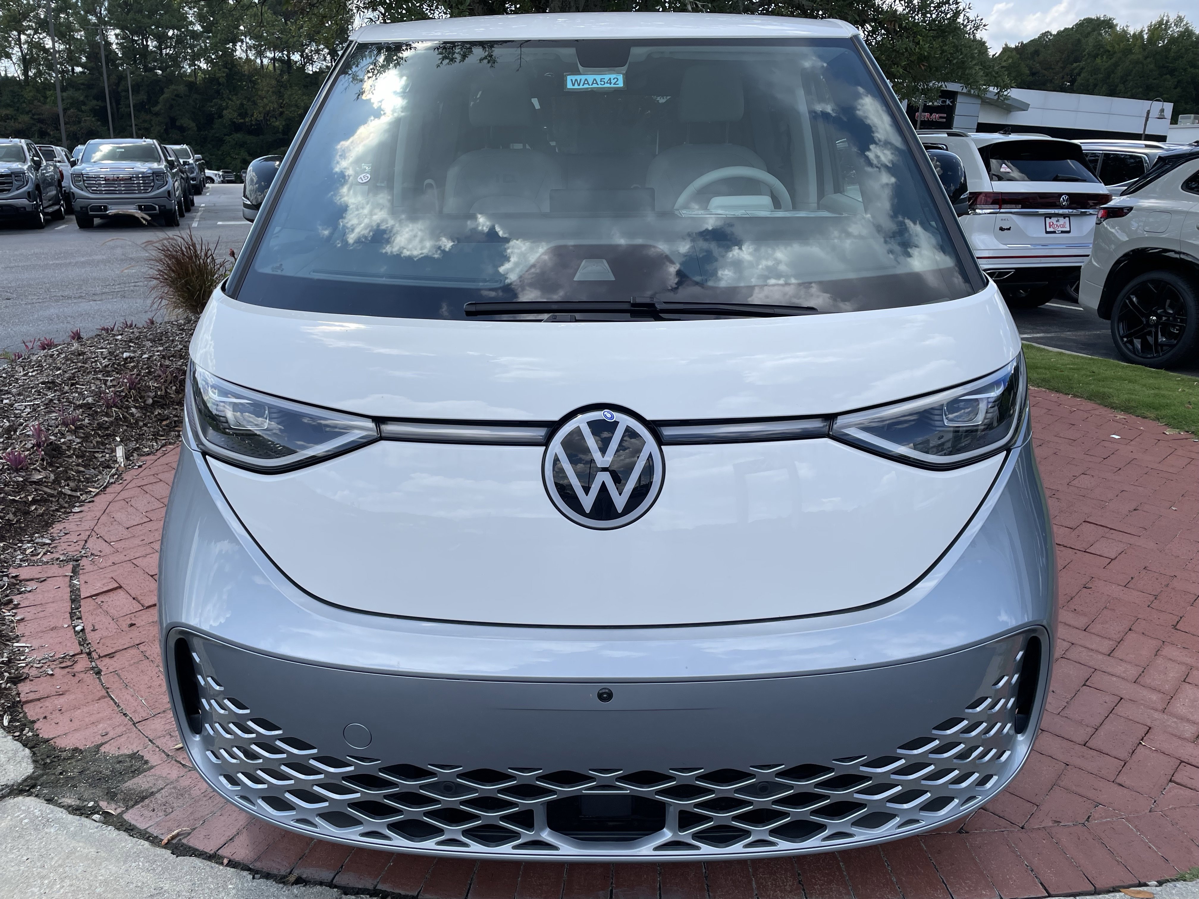 New 2025 Volkswagen ID. Buzz 1st Edition image 2