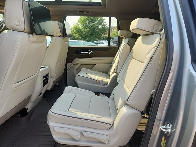 New 2026 GMC Yukon XL Denali w/ Denali Reserve Package AWD/4WD image 6