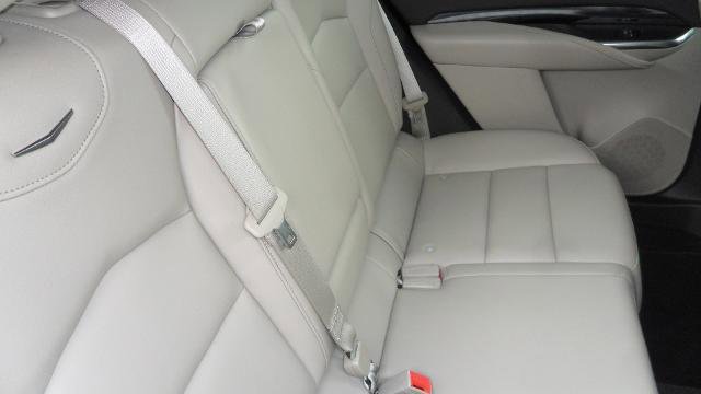 Used 2019 Cadillac XT4 Luxury w/ Cold Weather Package FWD image 16