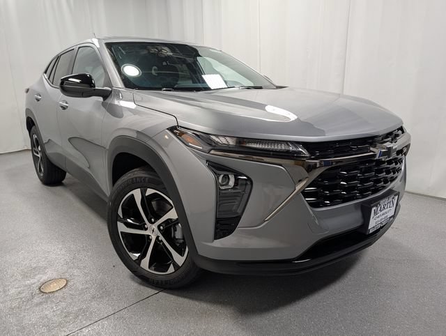 New 2026 Chevrolet Trax RS w/ Sunroof Package FWD image 2