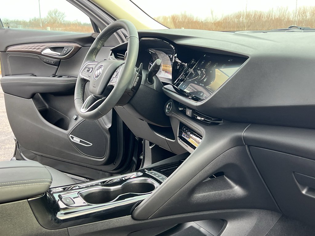 Used 2023 Buick Envision Avenir image 28