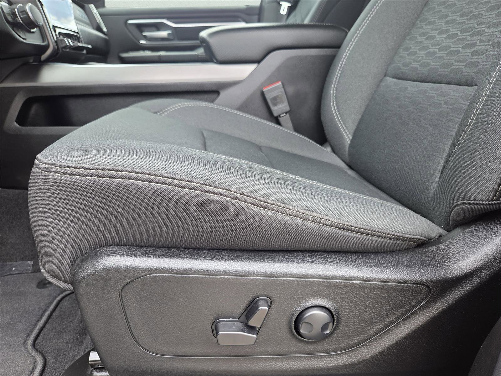 Used 2025 RAM 1500 Big Horn AWD/4WD image 19