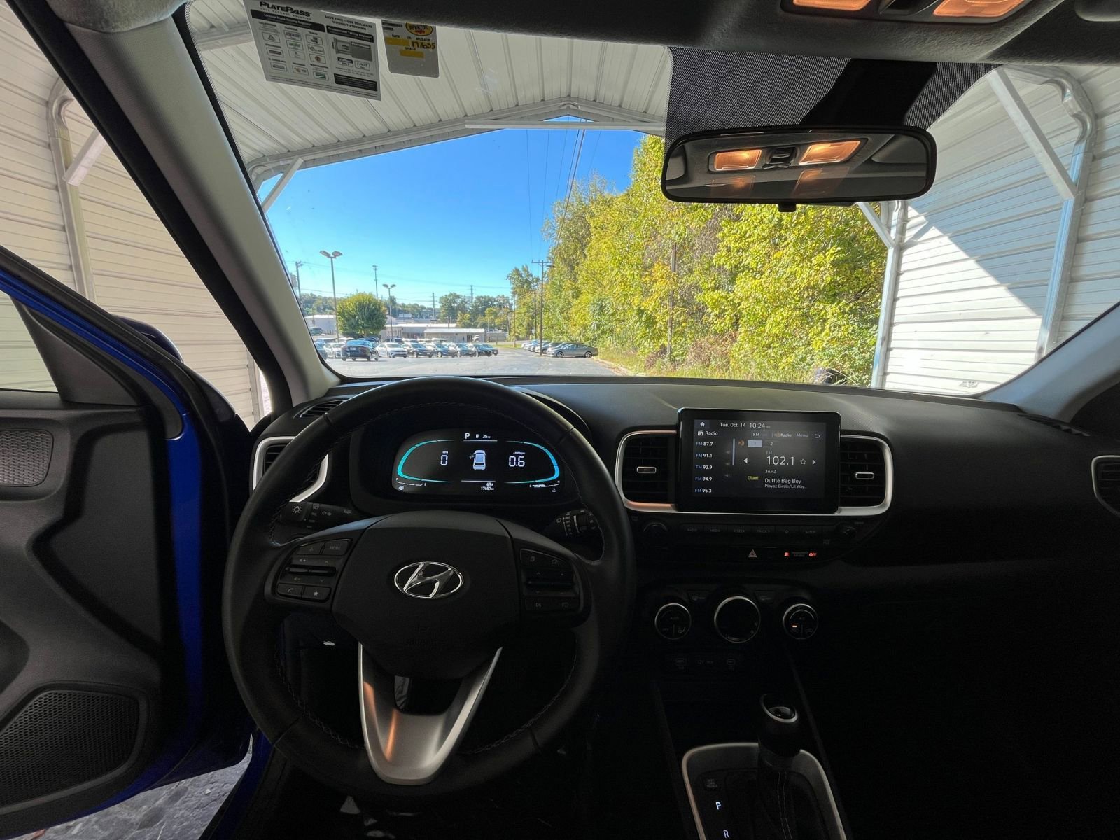 Used 2025 Hyundai Venue SEL image 30