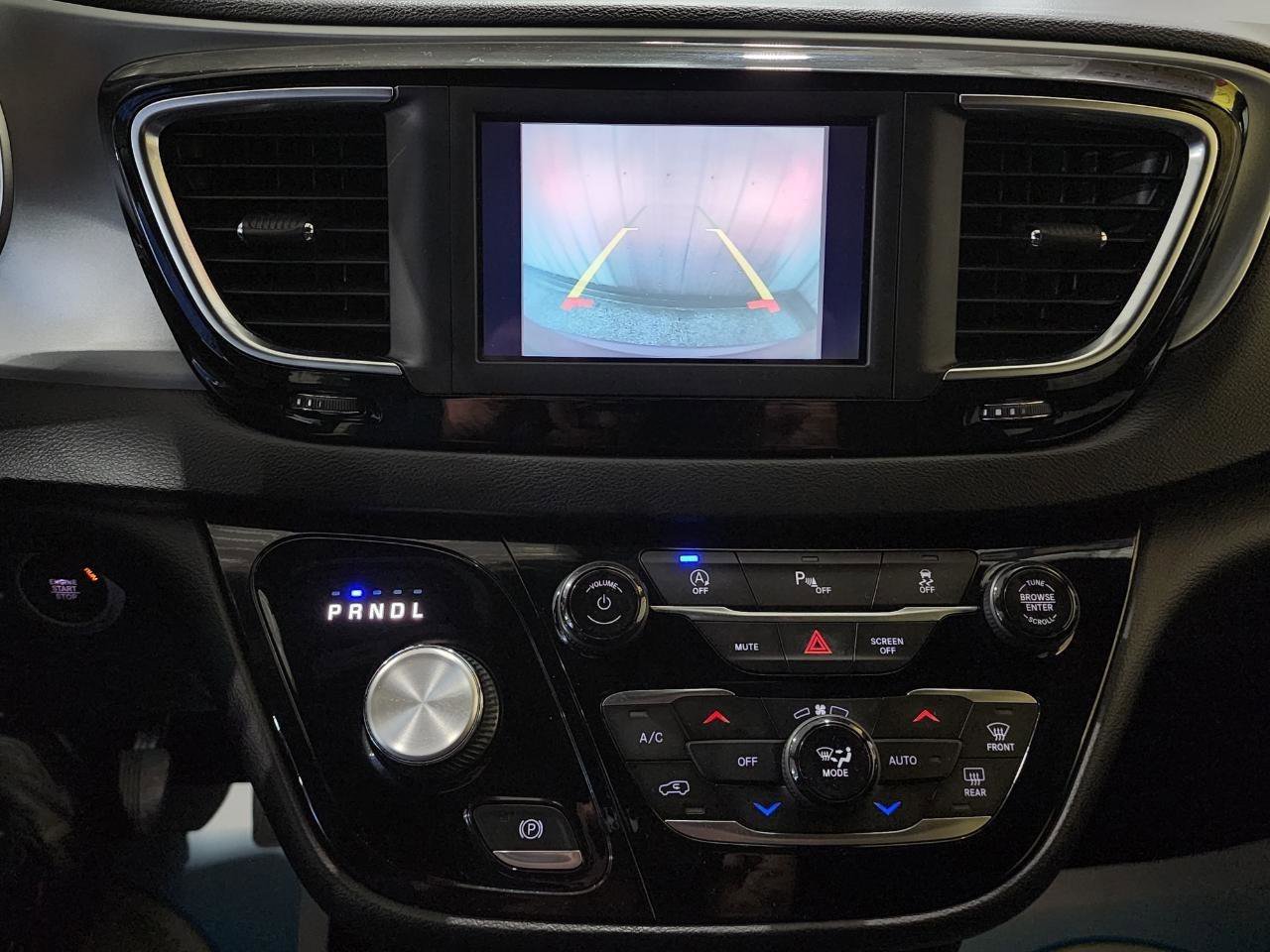 Used 2020 Chrysler Pacifica Touring w/ S Appearance Package image 16