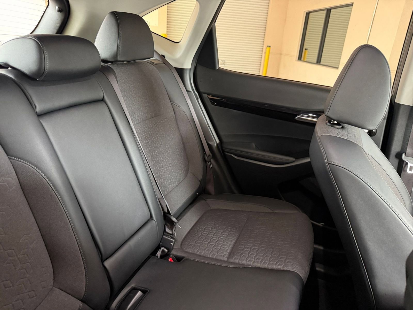 Used 2025 Kia Seltos S FWD image 33