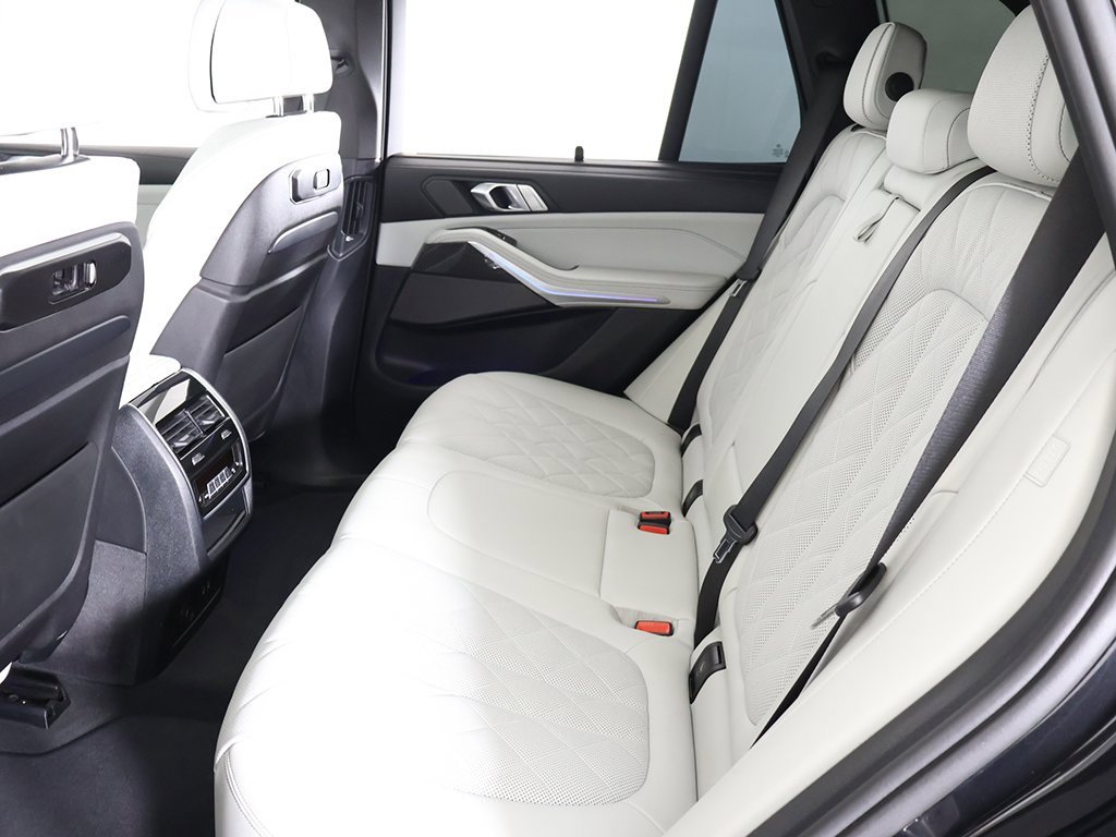 Used 2024 BMW X5 M60i image 41