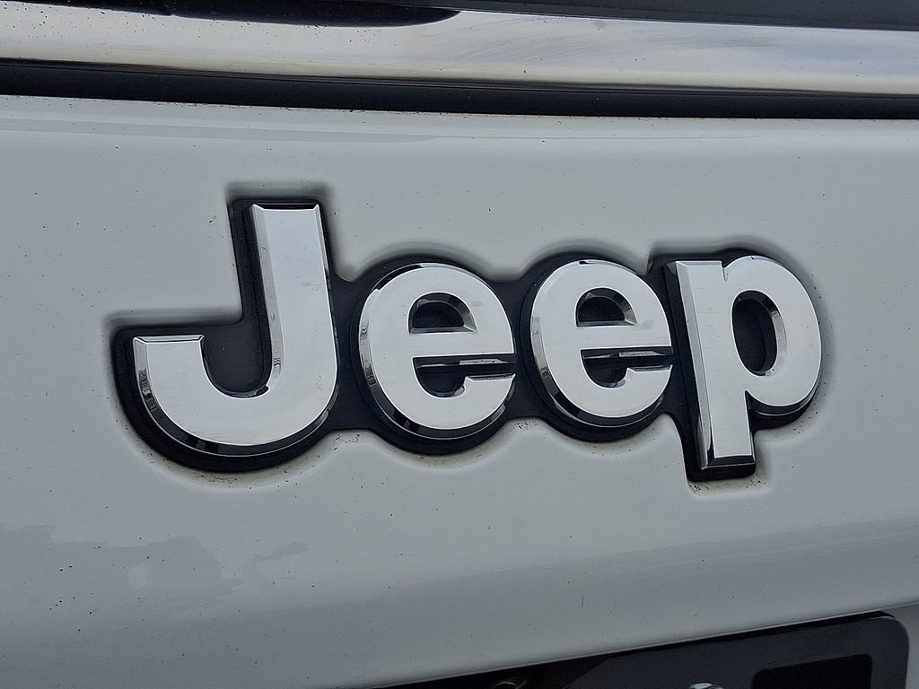 Used 2024 Jeep Compass Latitude image 29