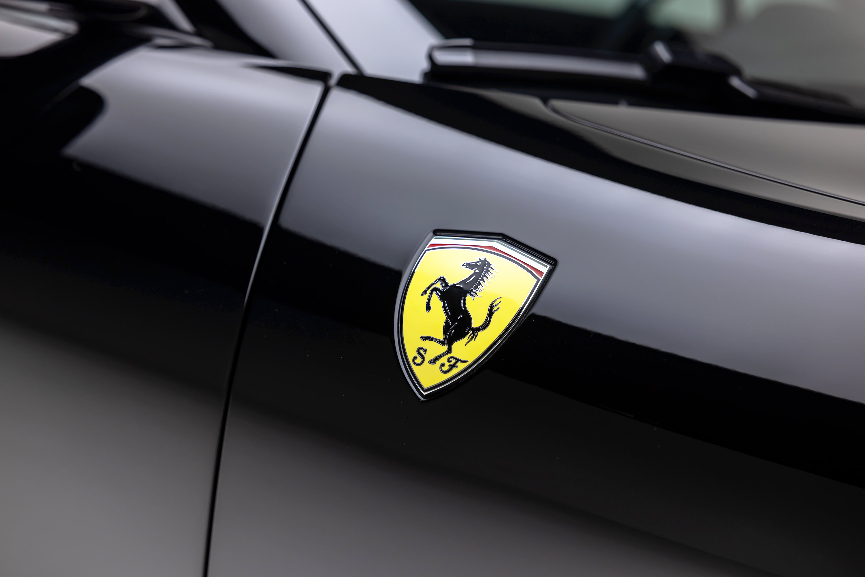 Used 2026 Ferrari Roma Spider RWD image 17