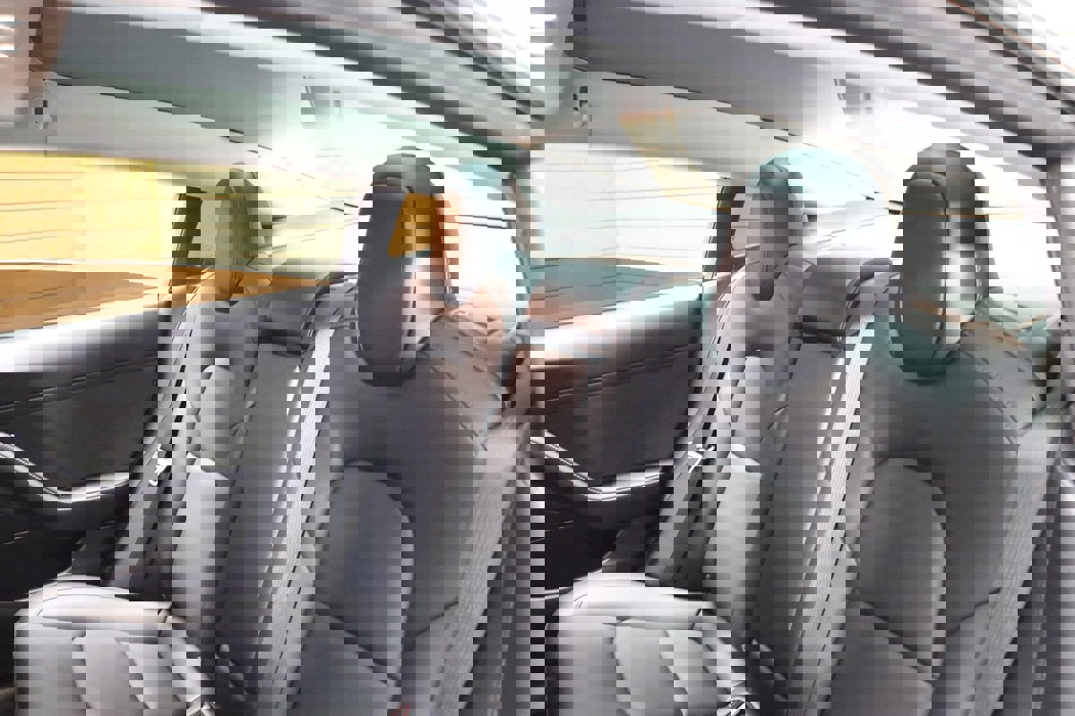 Used 2023 Tesla Model 3 Standard Range image 61