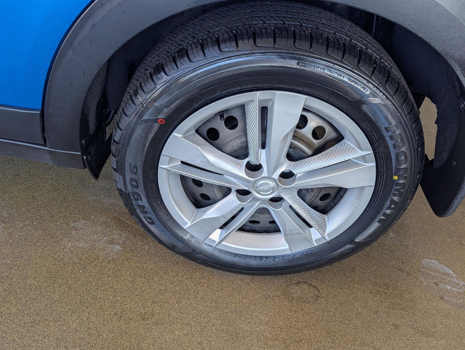 Used 2024 Nissan Kicks S image 30
