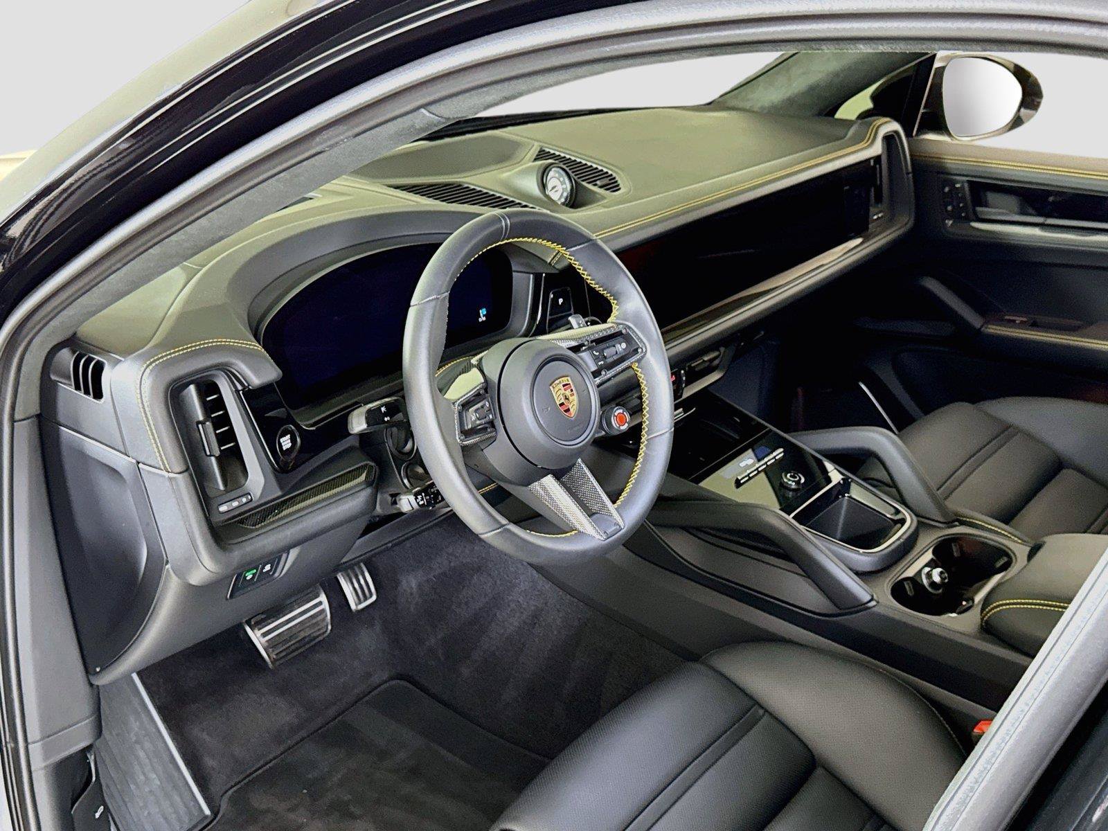 Used 2025 Porsche Cayenne Turbo GT AWD/4WD image 14