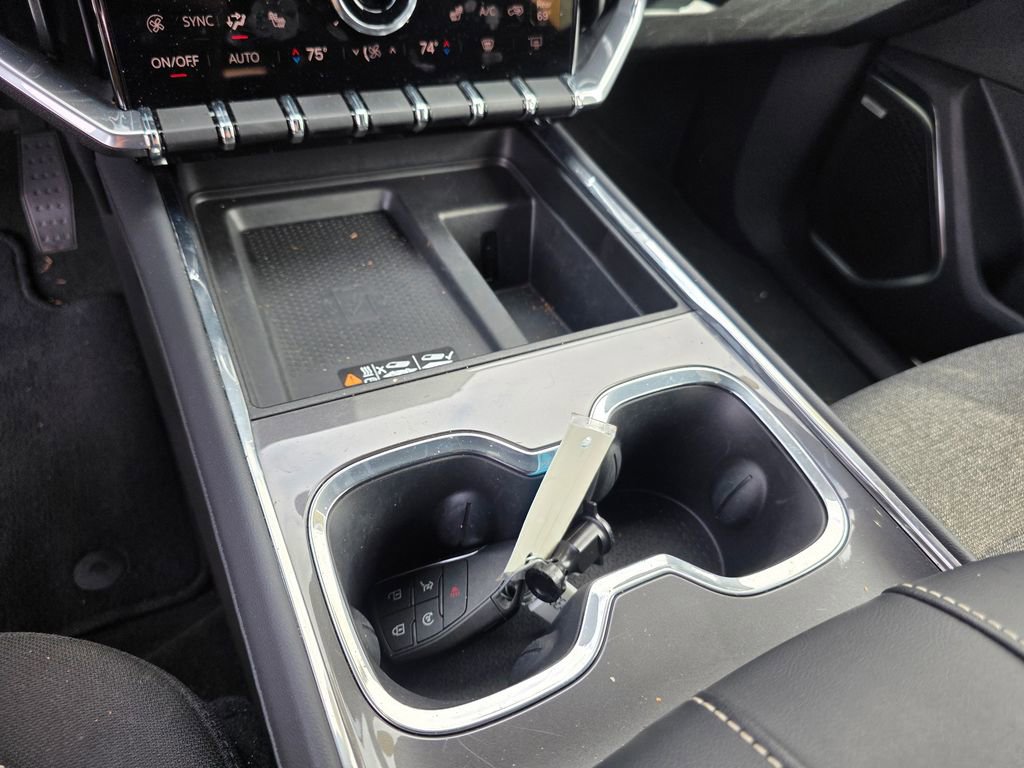 Used 2025 GMC Acadia Elevation image 18