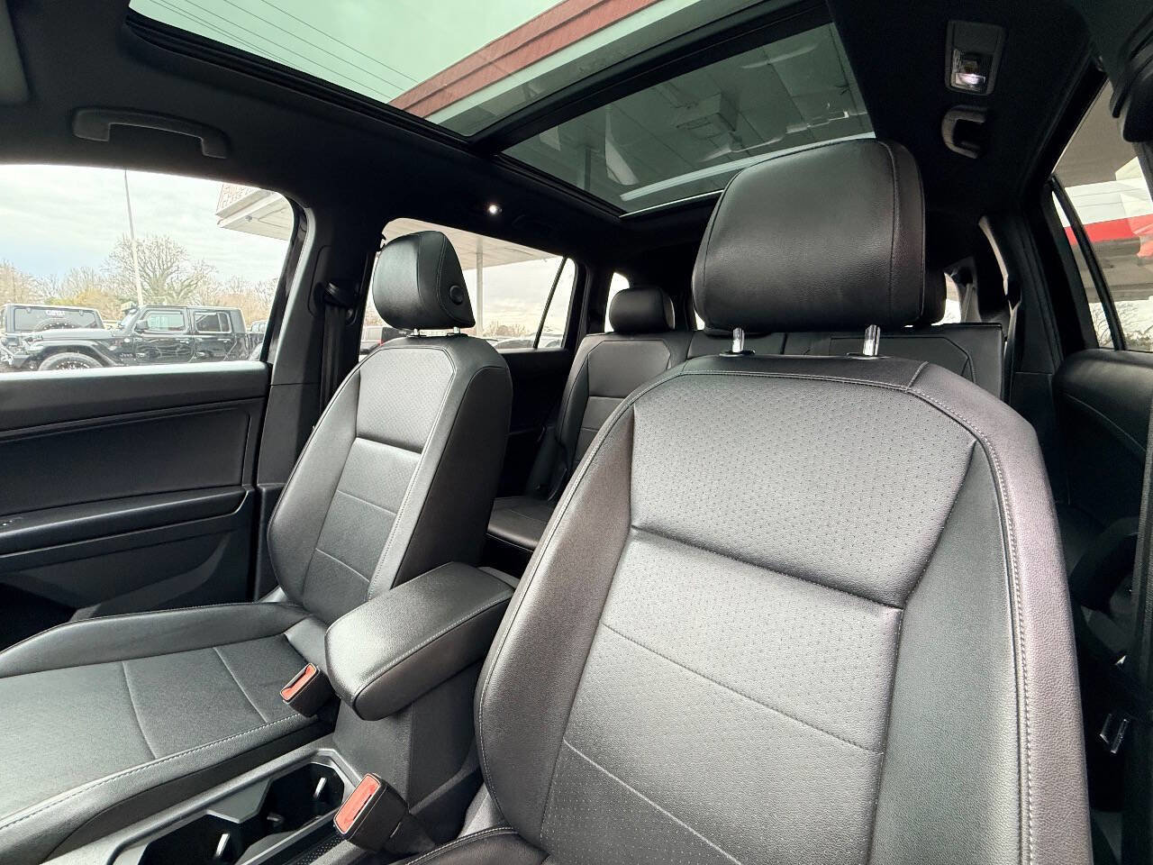 Used 2019 Volkswagen Tiguan SEL Premium R-Line image 27