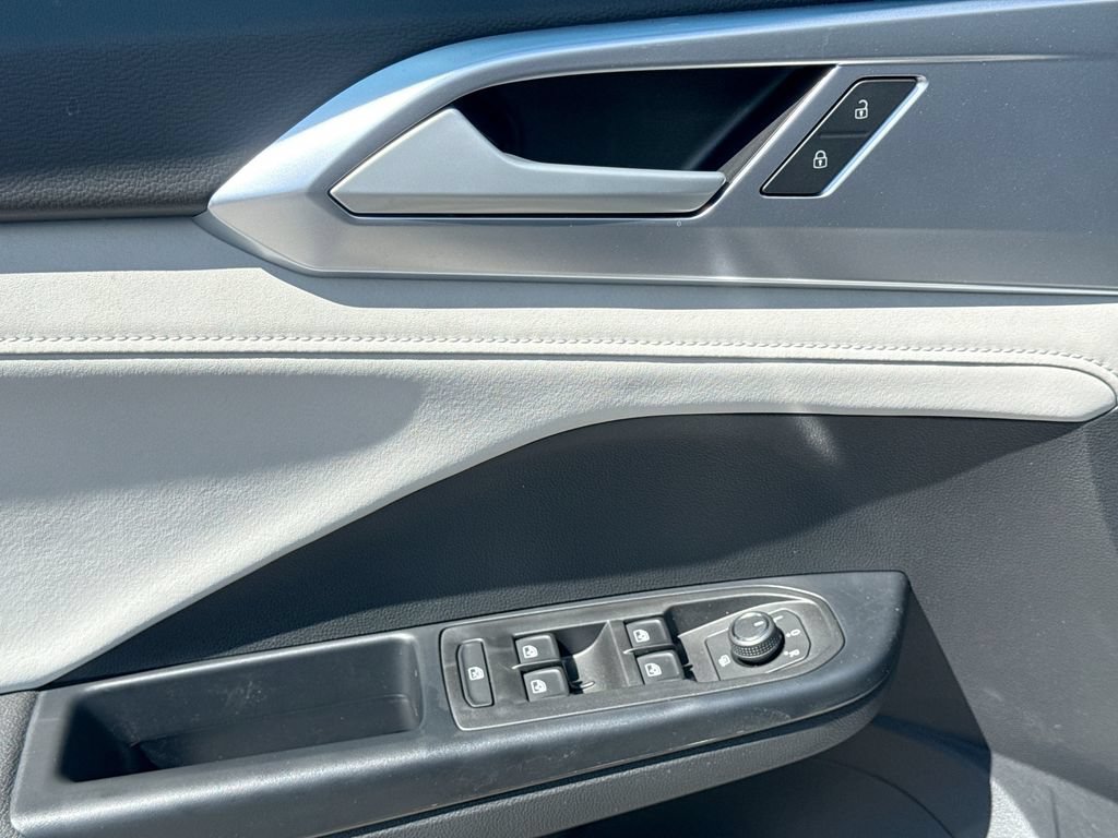 New 2026 Volkswagen Taos SE AWD/4WD image 15